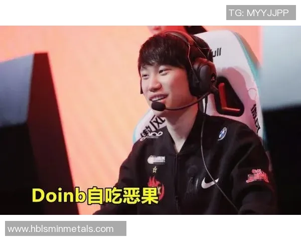 因一推就倒成为争议焦点的足球明星背后故事揭秘