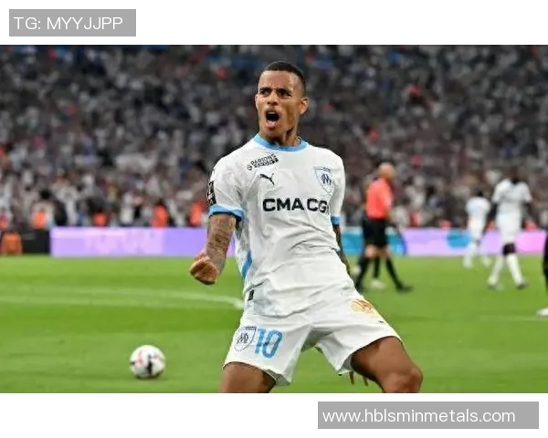 杀马特风格下的足球巨星形象 展现另类魅力与非凡球技