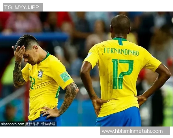 蒙眼挑战足球极限 球星们如何凭感觉踢出精彩进球